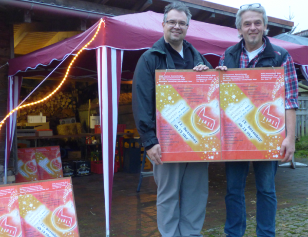 Frank und Falk Niehage freuen sich auf den am 12. Dezember stattfinden Weihnachtsmarkt auf dem Gelände der Kirche in Bega.