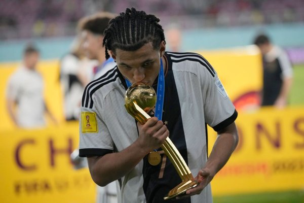 U17-Weltmeister Paris Brunner wechselt vom BVB nach Monaco. - © Achmad Ibrahim/AP/dpa