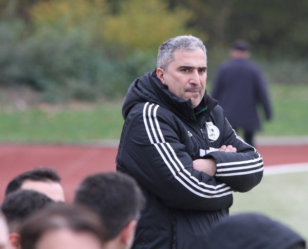 Ein Blick sagt mehr als tauschend Worte: Ender Ünal, Manager des TSV Horn, erlebt derzeit schwere Zeiten.