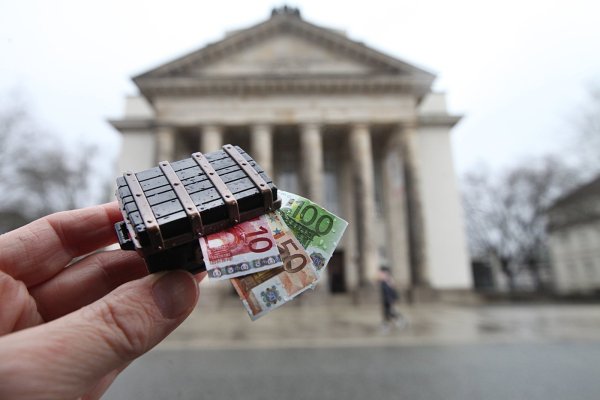 Ist den Lippern lieb und auch teuer: das altehrwürdige Landestheater am Detmolder „Rosental". Nun muss viel Geld in die Dachsanierung und in die Fassade gesteckt werden, auch die laufende Unterhaltung kostet. - © Vera Gerstendorf-Welle