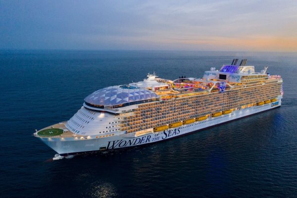 Die «Wonder of the Seas» ist das aktuelle Flaggschiff der Reederei Royal Caribbean. - © Michel Verdure/Royal Caribbean/dpa-tmn
