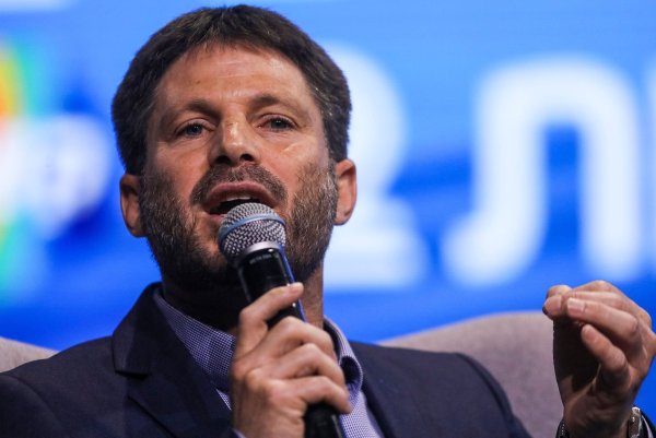 Israels rechtsextremer Finanzminister Smotrich setzt sich für eine israelische Wiederbesiedlung des Gazastreifens nach dem Krieg ein. (Archivbild) - © Ilia Yefimovich/dpa