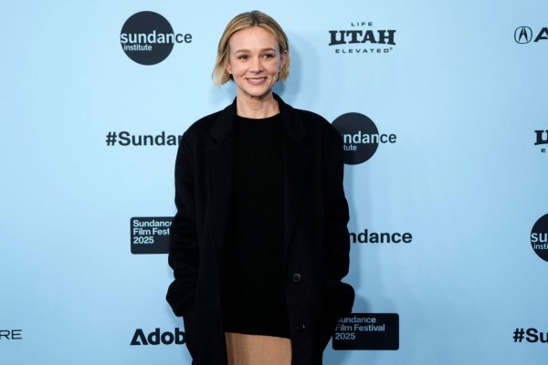Carey Mulligan spielt in ihrem neuen Film eine Sängerin. - © Charles Sykes/Invision/AP/dpa