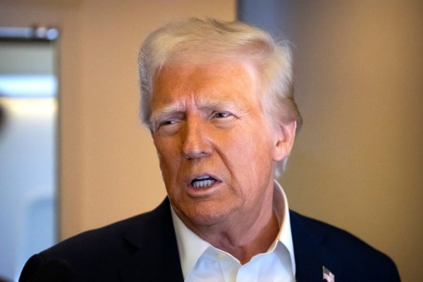 US-Präsident Trump will Menschen aus Gaza in arabische Länder bringen. - © Mark Schiefelbein/AP/dpa