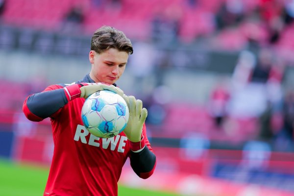 Jonas Urbig soll laut Spekulationen zum FC Bayern München wechseln. - © Rolf Vennenbernd/dpa