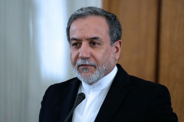 Irans Außenminister Araghtschi zeigt sich zu Verhandlungen über das Atomprogramm seines Landes bereit. (Archivbild) - © Vahid Salemi/AP/dpa
