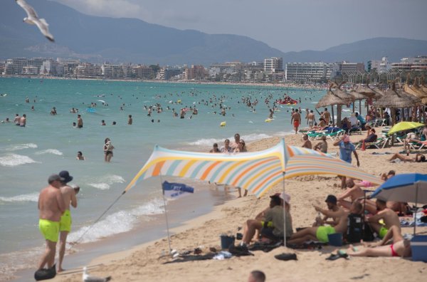Fischattacken stören die Idylle an der spanischen Mittelmeerküste fast nie. (Archivfoto) - © Clara Margais/dpa