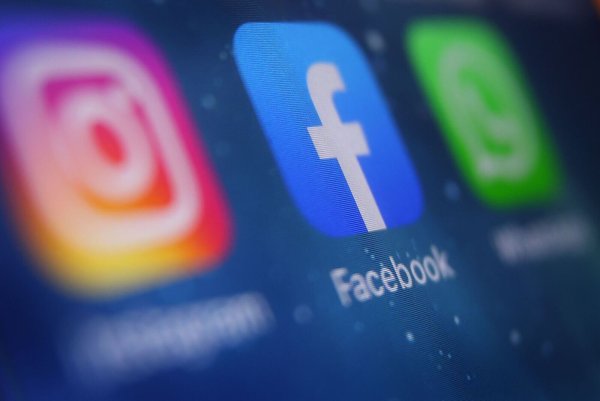 Meta will seine KI-Software Meta AI durch Nutzerdaten aus Instagram und Facebook trainieren. Verbraucherschützer sehen einen Verstoß gegen Datenschutzrecht und sind jetzt vor Gericht gezogen. (Symbolbild) - © Karl-Josef Hildenbrand/dpa