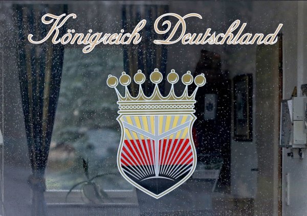 Der Verein "Königreich Deutschland" gilt als mitgliederstärkste Reichsbürger-Gruppe. - © Jan Woitas/dpa-Zentralbild/dpa