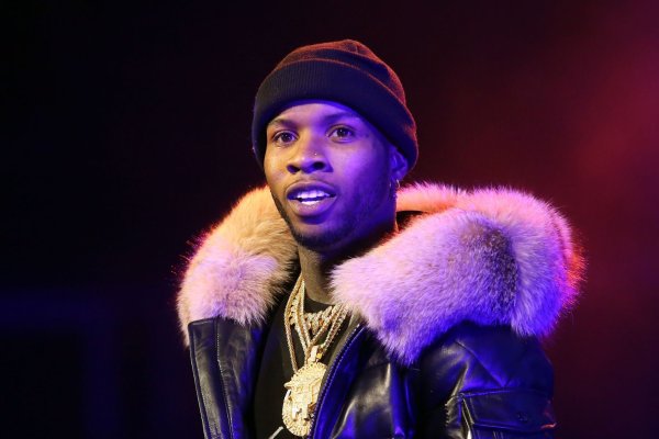 Rapper Tory Lanez verbüßt eine zehnjährige Gefängnisstrafe. (Archivbild) - © Daniel Deslover/ZUMA Wire/dpa