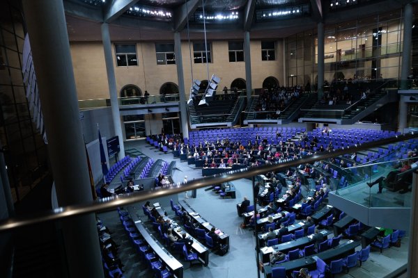 Die Debatte über Abtreibungen im Bundestag lief hoch emotional. - © Carsten Koall/dpa