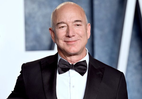 Trump sei nun ruhiger und selbstbewusster als bei seiner ersten Amtszeit, sagte Amazon-Gründer Jeff Bezos der «New York Times». (Archivbild) - © Evan Agostini/Invision/dpa