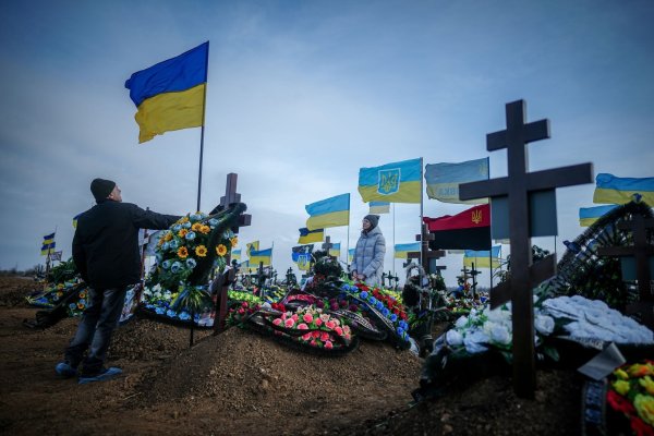Welcher Weg führt aus dem Ukraine-Krieg heraus? Die deutschen Parteien sind sich uneins. (Archivbild) - © Kay Nietfeld/dpa