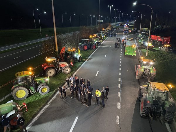 Ein Freihandelsabkommen treibt die Landwirte in Belgien auf die Straße. - © Francoise Peiffer/Belga/dpa