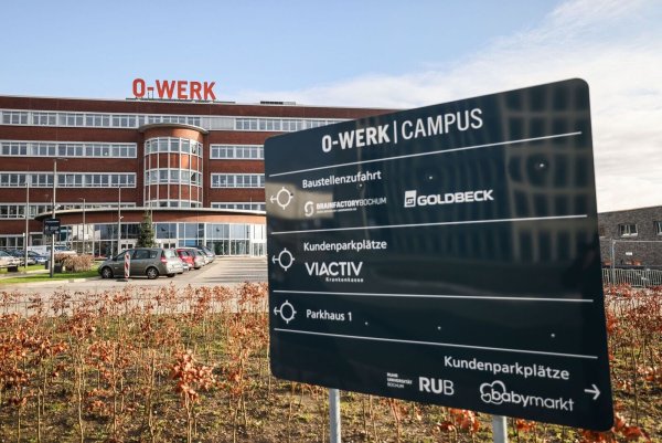 Krankenkasse, Bauunternehmen, Uni-Ausgründung: Aus dem Opel-Werk wurde das «O-Werk» - erfolgreicher Strukturwandel in Bochum - © Oliver Berg/dpa