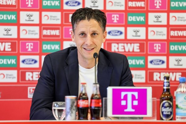 Der Kölner Sportchef Keller freut sich über das Ende der Transfersperre - © Christoph Reichwein/dpa