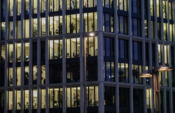 Viele Erwerbstätige über 50 haben nach eigenen Angaben schon einmal Altersdiskriminierung erfahren. - © Jan Woitas/dpa