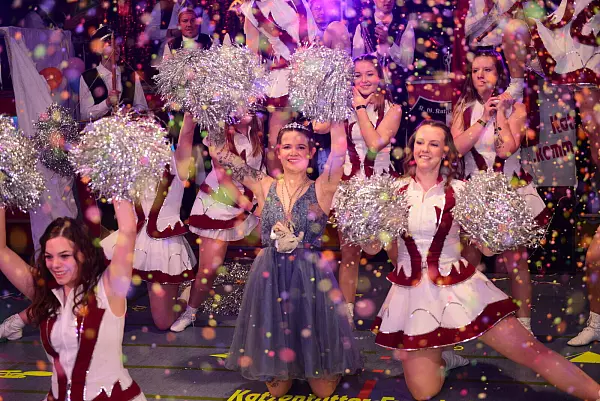 Auch in diesem Jahr hei&szlig;t es in der Mehrzweckhalle Vo&szlig;heide wieder "Katzenfutter mau mau, mau mau, miau", wenn die Karnevalisten das Zepter &uuml;bernehmen. - &copy; Archivfoto: Nicole Ellerbrake