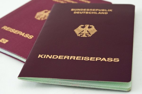 Kinderreisepass - © Foto: Andrea Warnecke/dpa-tmn