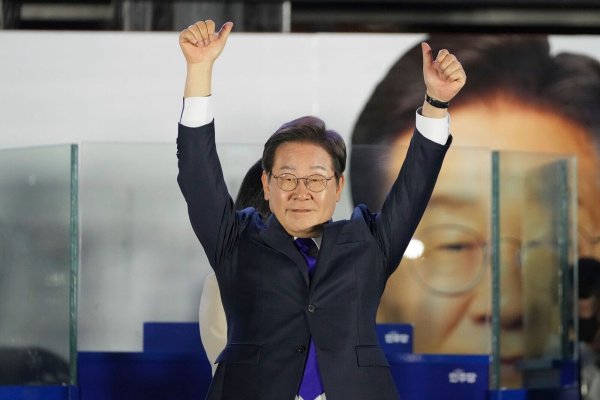 Die Südkoreaner haben mit Lee Jae Myung für einen Richtungswechsel gestimmt. - © Lee Jin-man/AP/dpa