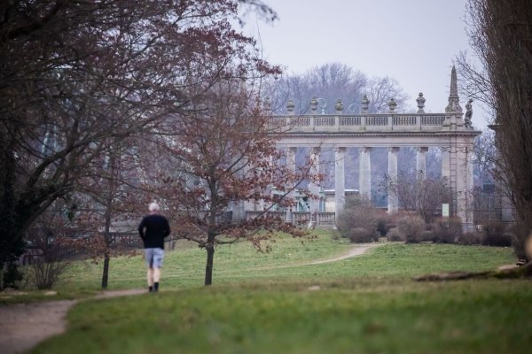 Das Wetter wird am Wochenende teils freundlich. - © Christoph Soeder/dpa