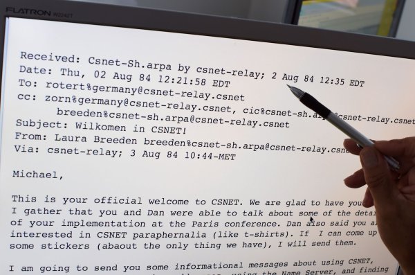 Kein Hallo, eher schnörkellos: Das ist die erste E-Mail die jemals in Deutschland ankam. (Archivbild) - © picture alliance / dpa