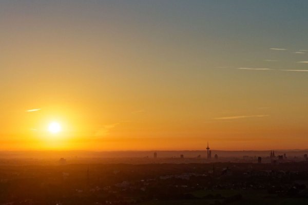 Laut Wetterbilanz des DWD war es 2024 zu warm in NRW. (Archivfoto) - © Henning Kaiser/dpa