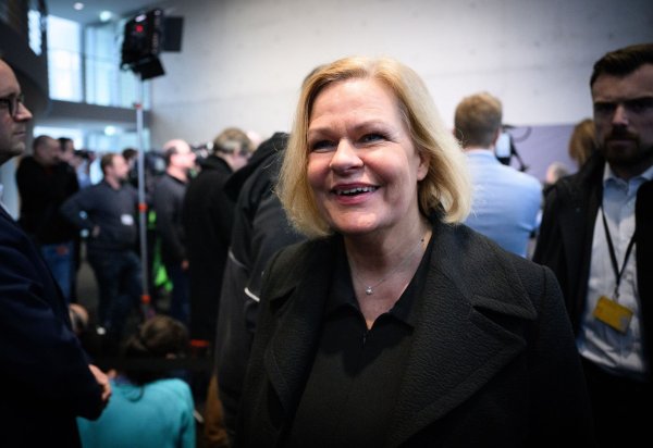 Innenpolitiker erwarten Aufklärung von Ministerin Nancy Faeser. - © Bernd von Jutrczenka/dpa