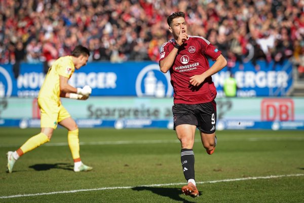 Stefanos Tzimas fehlt dem 1. FC Nürnberg weiter. - © Daniel Karmann/dpa