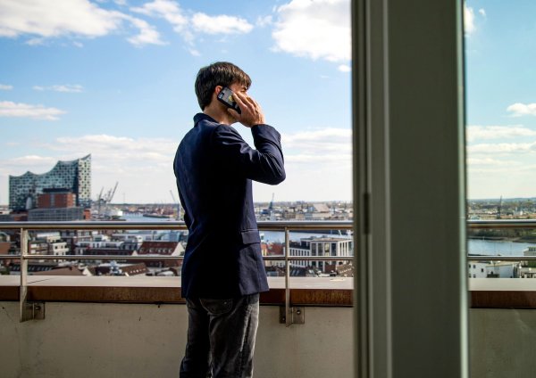 30 statt 40 Stunden? Immer mehr Unternehmen sind offen für flexible Arbeitszeitmodelle – ein Anruf kann Klarheit schaffen. - © Christin Klose/dpa-tmn