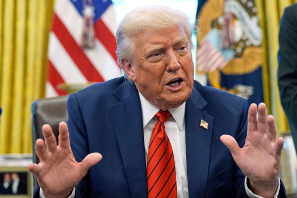 US-Präsident Donald Trump ist sich sicher: Seiner Ansicht nach entstammt das Coronavirus einem chinesischen Labor. - © Alex Brandon/AP/dpa
