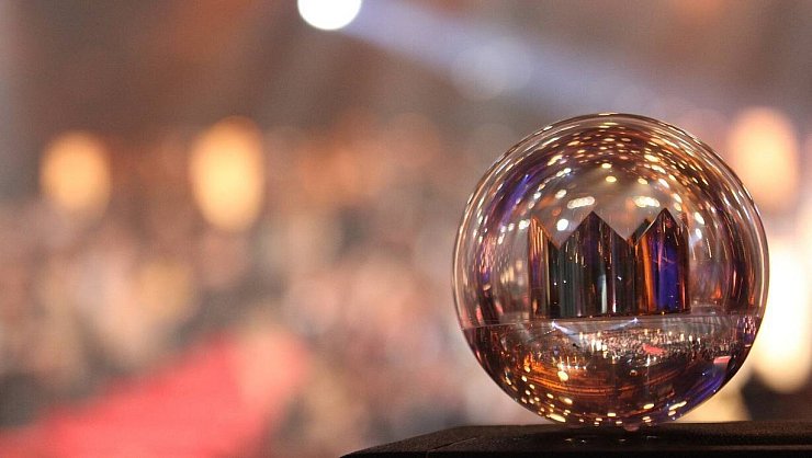 Deutschlands wichtigster Musikpreis kehrt zurück in den Lokschuppen – und die Stars kehren zurück auf Bielefelds roten Teppich. - © Tim Bäcker