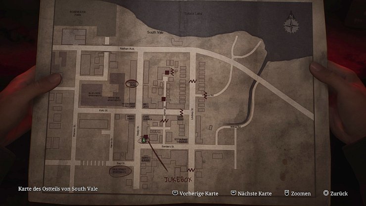 Karten helfen uns bei der Orientierung. Interessante Dinge notiert James Sunderland. - © Konami