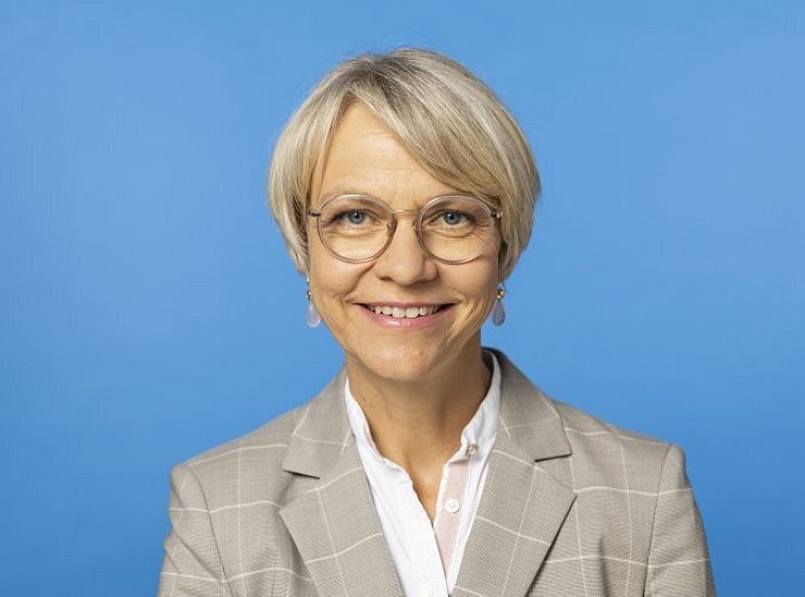 Bildungsministerin Dorothee Feller kommt im Februar nach Augustdorf. - © Land NRW/Ralph Sondermann