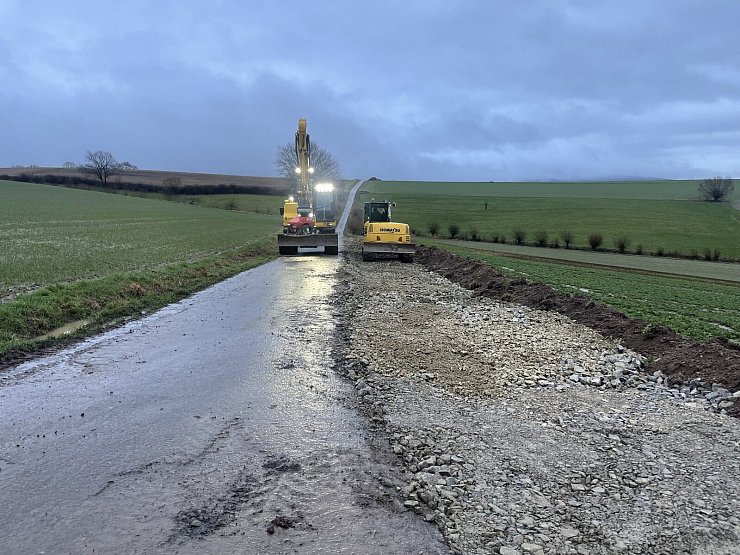 Im Bärental muss für den Schwertransport auch der Wirtschaftsweg verbreitert werden. - © Silke Buhrmester