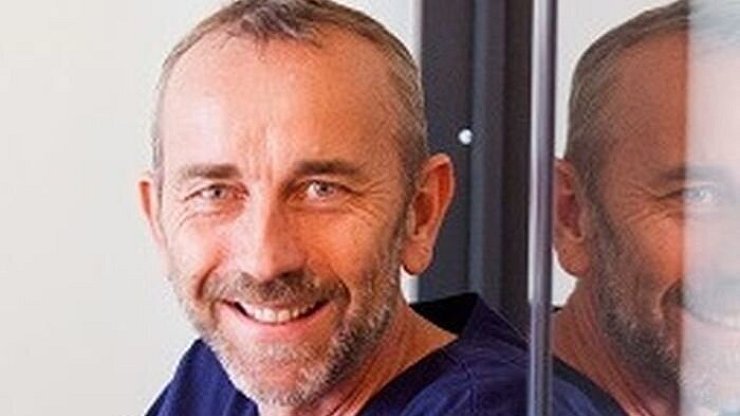 Der Bielefelder Mediziner Jörg Blesse. - © Privat