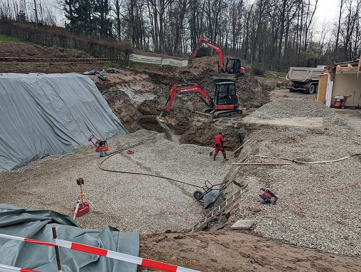 Hier entsteht das neue Technikgebäude. - © Rolf Stanislawski