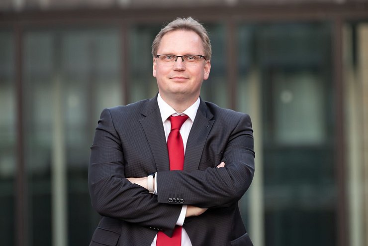 Fordert eine Studie, um die hohen Zahlen zu klären: Landtagsabgeordneter Dennis Maelzer. - © SPD Lippe
