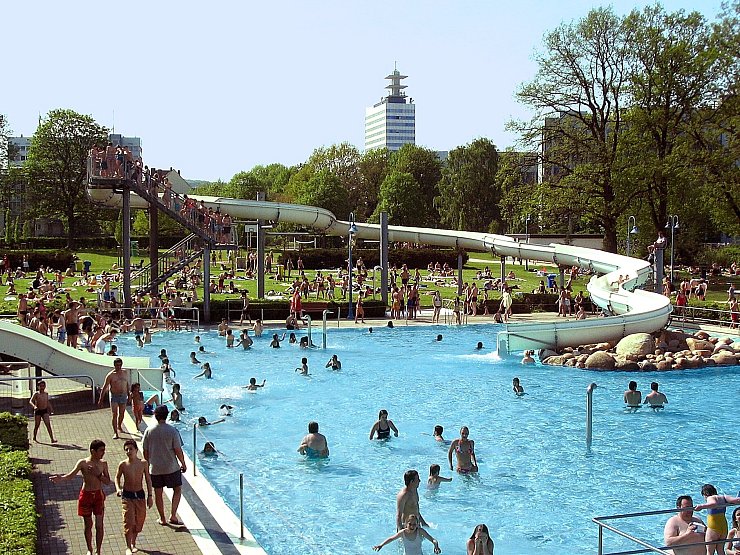 Im Wiesenbad startet die Freibadsaison. - © Sarah Jonek