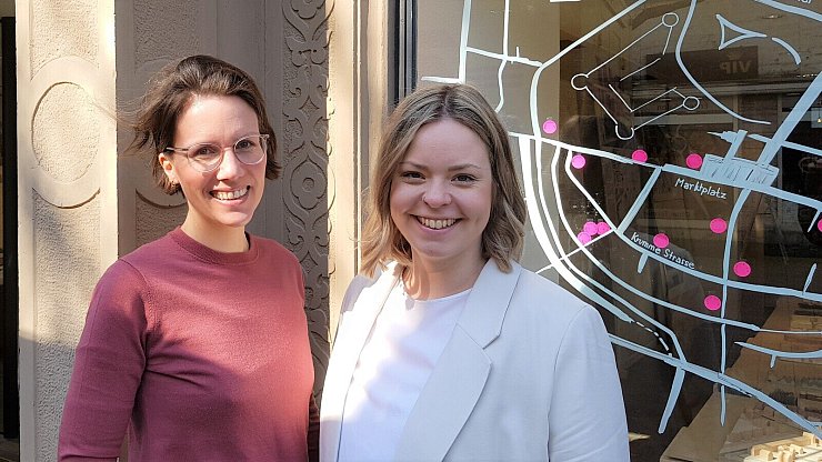 Das Team von Zukunft Innenstadt Detmold: Ulrike Levri und Carina Fobbe. - © Gilde