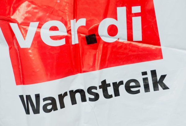 Die Gewerkschaften haben zuletzt unterschiedlichste Bereiche bestreikt. (Archivbild) - © Stefan Sauer/dpa-Zentralbild/dpa