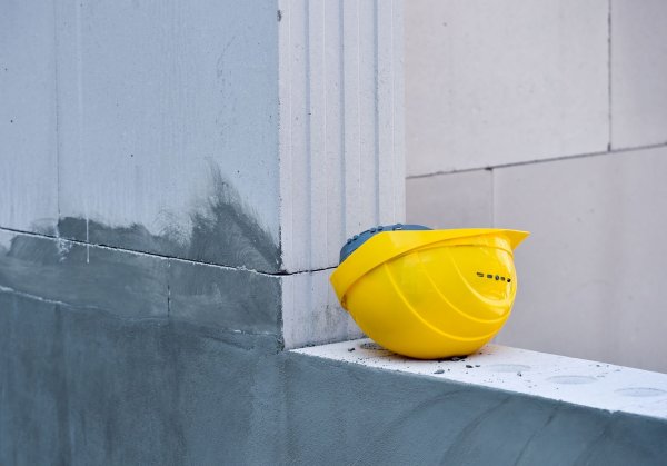 Wohnungsbauunternehmen haben in Deutschland seit vielen Jahren (zu) wenig zu tun, obwohl der Bedarf in vielen Städten immens ist. (Symbolbild) - © picture alliance / Patrick Pleul/dpa-Zentralbild/dpa