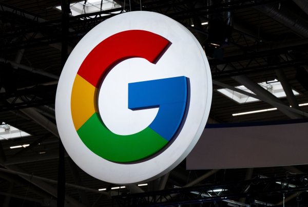 Google führt nun auch in Deutschland einen zusätzlichen KI-Modus bei der Suche ein. - © Sven Hoppe/dpa
