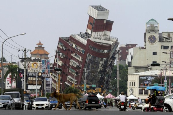 Bei Einhaltung strenger Bauvorschriften können Gebäude selbst schweren Erdbeben standhalten (Archivbild). - © Uncredited/kyodo/dpa