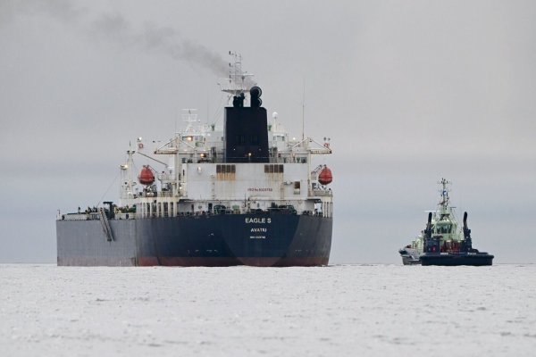 Unter Sabotageverdacht: Der Tanker Eagle S». - © Jussi Nukari/Lehtikuva/dpa