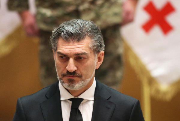 Der frühere Fußballer Michail Kawelaschwili ist neuer Präsident der seit Wochen von proeuropäischen Protesten erschütterten Südkaukasusrepublik Georgien. - © Irakli Gedenidze/Pool Reuters/AP/dpa