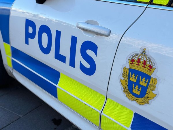 Die Polizei ist im Einsatz. - © Steffen Trumpf/dpa