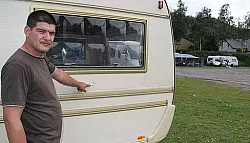 Sinti-Familie

mit Softair-Waffen beschossen - &copy; DETMOLD