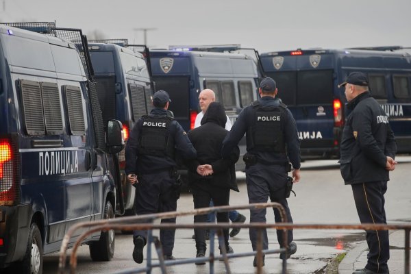 In Skopje beginnt ein Prozess gegen Dutzende mutmaßlich Verantwortliche für den verheerenden Brand in einem Nachtclub, infolgedessen 63 Menschen ums Leben kamen. - © Boris Grdanoski/AP/dpa