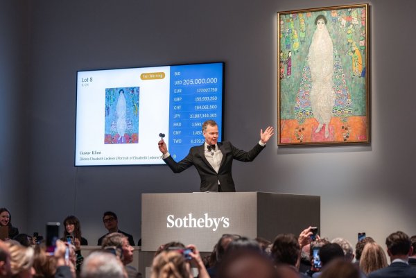 Das Klimt-Werk ist nun das zweitteuerste je bei einer Auktion versteigerte Kunstwerk. - © -/Sotheby\\\'s/dpa